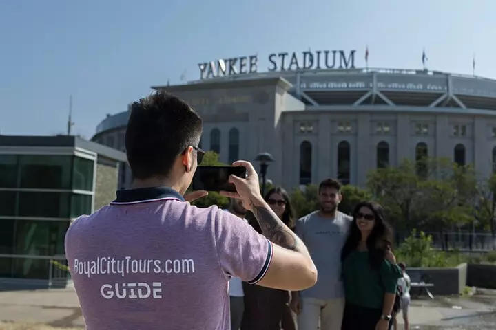 City of Contrasts Tour-Manhattan, Bronx, Queens and Brooklyn