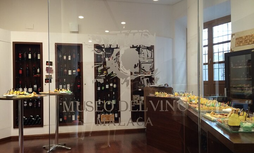 Image 4: Vista panorámica de Málaga con Museo del Vino desde la Costa Del Sol