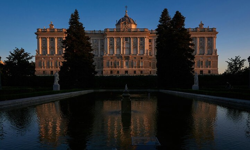 Image 5: Sesión de fotos profesionales en Palacio Real