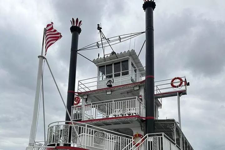 Memphis Discovery Tour with Riverboat Cruise on Mississippi River
