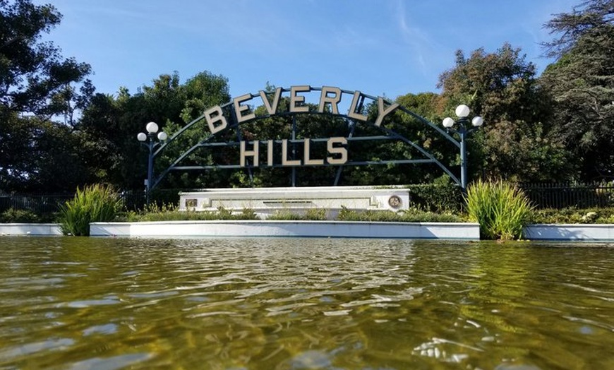 Image 6: Celebrity Homes Tour & Hop-on Hop-off Bus Package