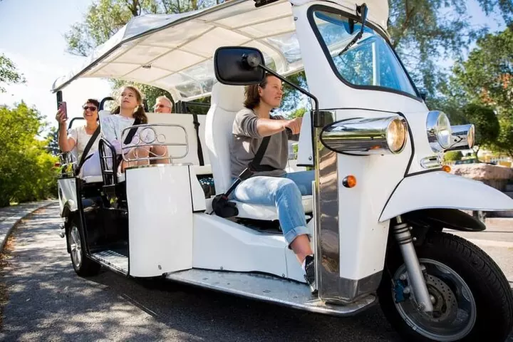 Private E-Tuk Tuk Adventure through Brisbane - Primary Image