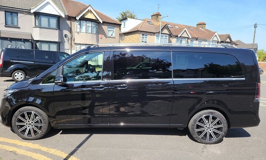 Image 3: Private Transfer London Hotel to Heathrow Airport