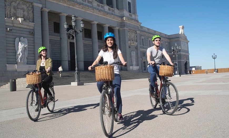 Image 4: Madrid : Exclusivo Tour Privado en Bici/E-Bike