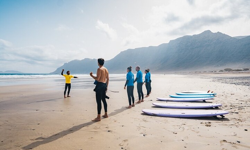 Image 10: Sesión de surf en Lanzarote