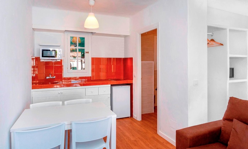 Image 9: ✈ MINORQUE | Fornells - Fergus Club Carema Splash 4* - Appartement