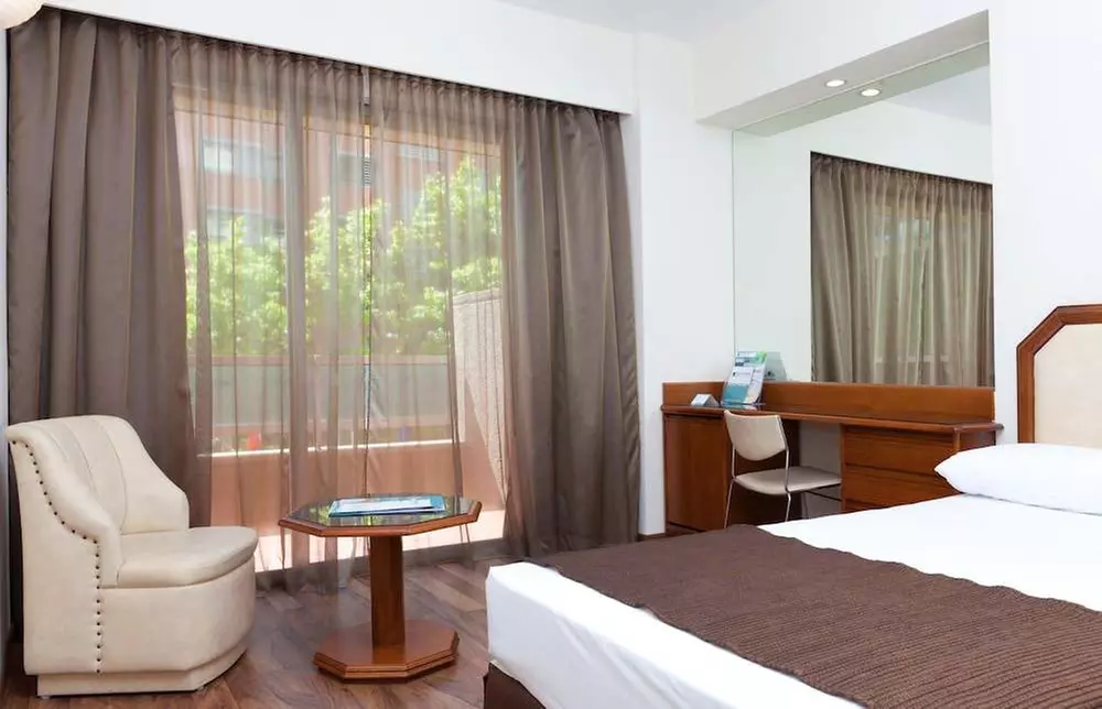 ✈ HISZPANIA | Madryt - Senator Barajas Hotel 4*, 2 nocy - City break