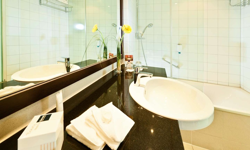 Image 39: ✈ DEUTSCHLAND | Köln - Dorint Hotel An der Messe Köln 4*, 2 Nächte ...