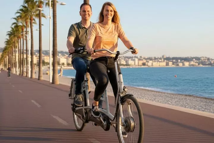 Location de tandem à Nice le long de la Promenade des Anglais - Primary Image