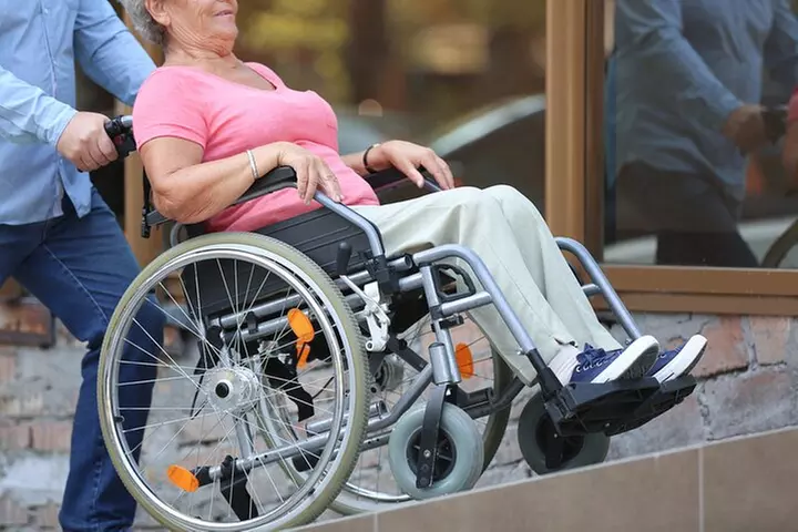 Wheelchair Accessible Airport Transfer Chicago to O'Hare, Midway