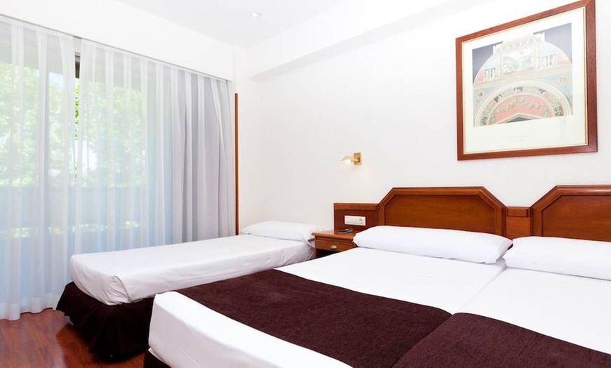 Image 10: ✈ HISZPANIA | Madryt - Senator Barajas Hotel 4* - City break