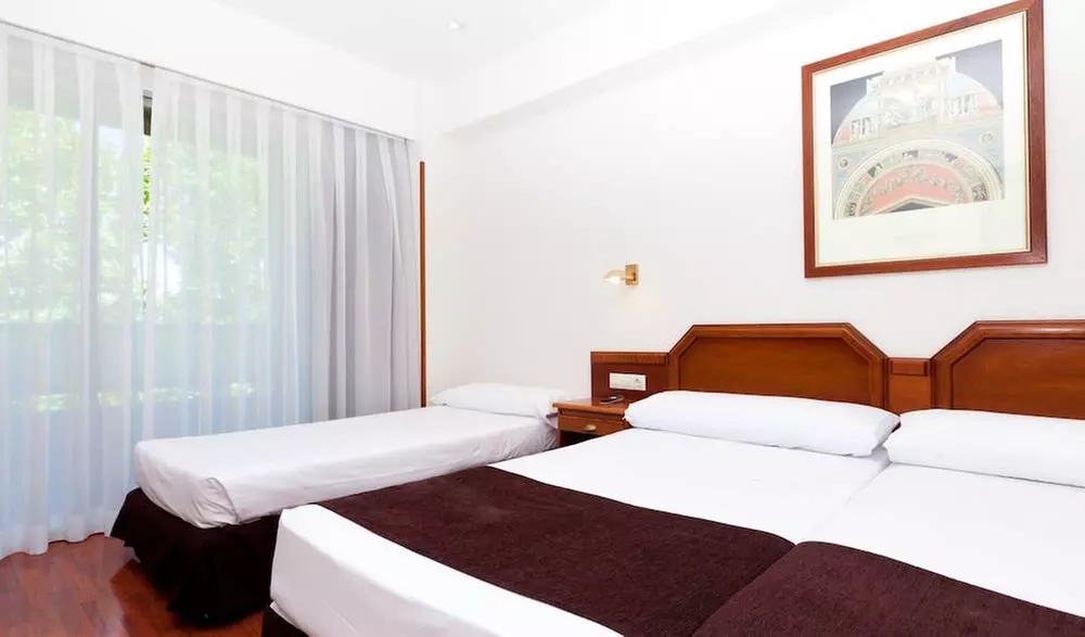 ✈ HISZPANIA | Madryt - Senator Barajas Hotel 4*, 2 nocy - City break