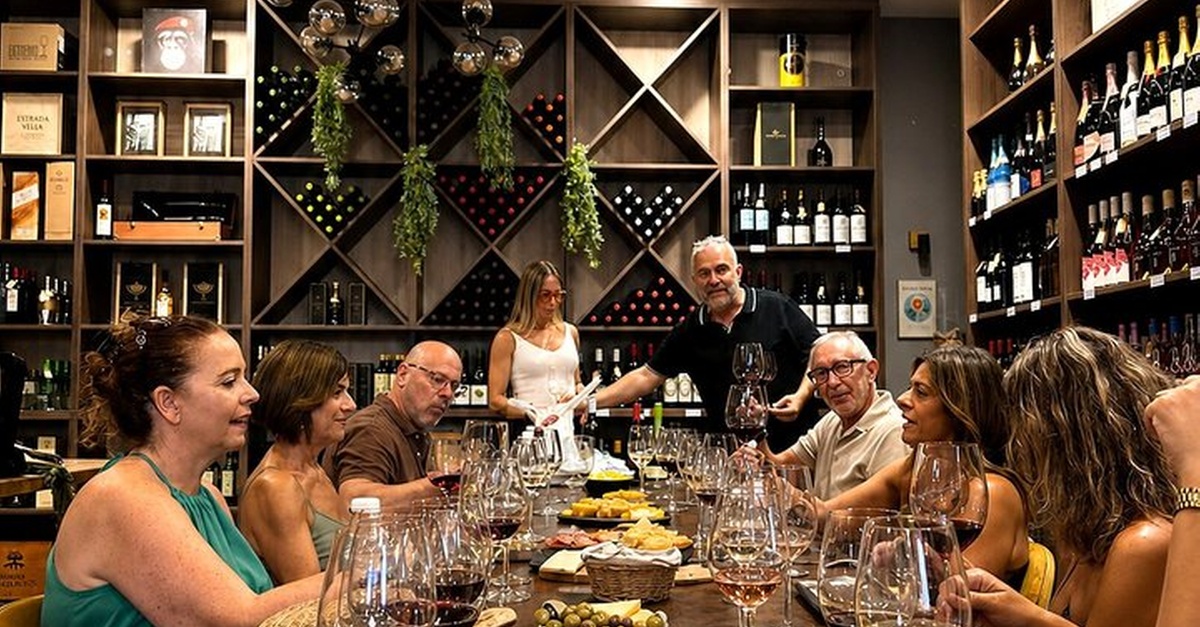 Cata de vinos con tapas gourmet en Málaga