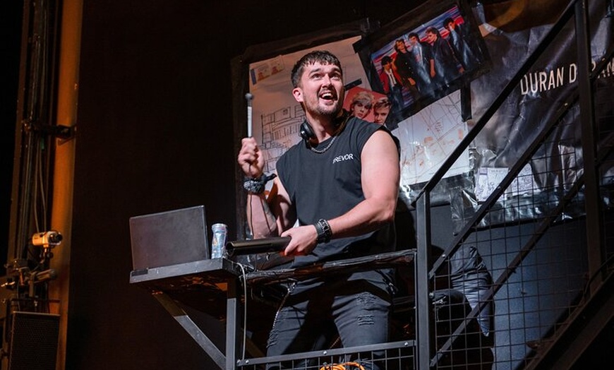 Image 15: The Play That Goes Wrong in London Theatre