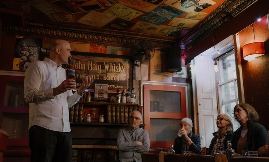 Image 9: Edinburgh: Whisky Tasting with Storytelling in a Historic Pub