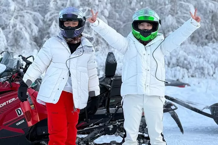 Glacier snowmobile tour - Primary Image