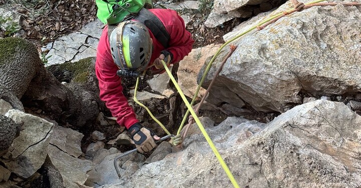 Experiencia de cueva ferrata de aventura en la Tramuntana, Mallorca