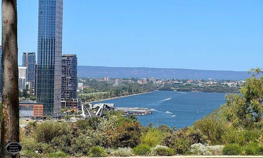 Image 6: Perth Wide Sightseeing