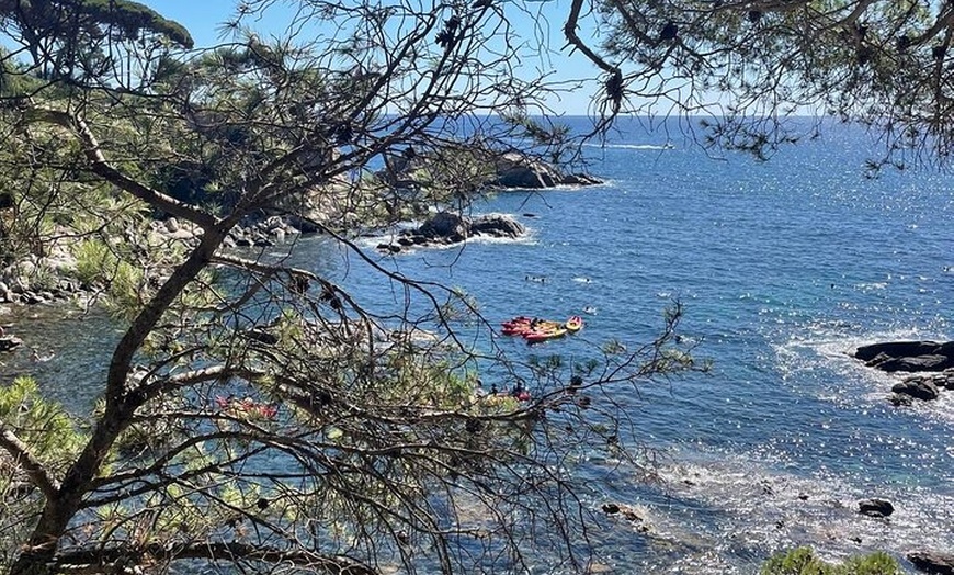 Image 6: Excursión Guiada Kayak y Snorkel en la Costa Brava: Sant Feliu