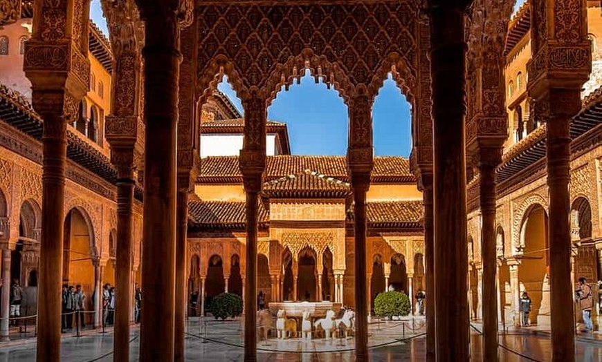 Image 3: Entradas sin colas para la Alhambra, el Generalife y los palacios n...