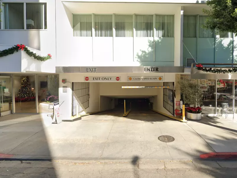 Parking at 9735 Wilshire Blvd. Garage - Valet