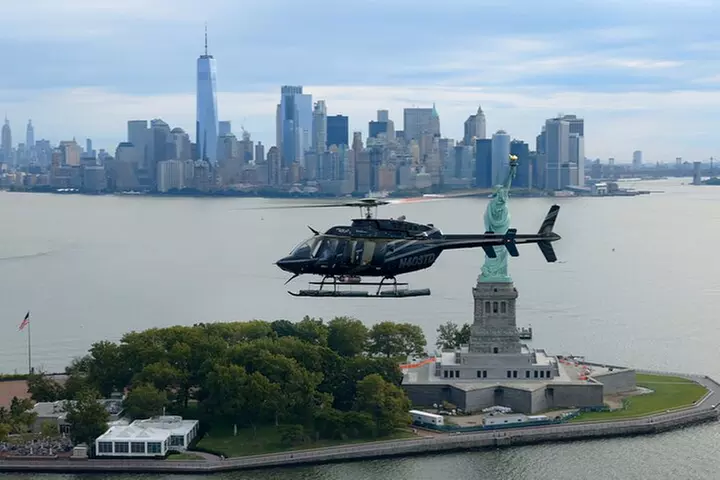 NY Helicopter Tour: Ultimate NYC Sightseeing (Heliport fees Incl)