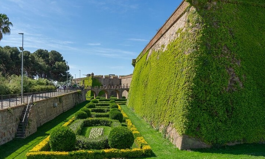 Image 8: Entrada Reservada al Castillo de Montjuic con Teleférico en Barcelona