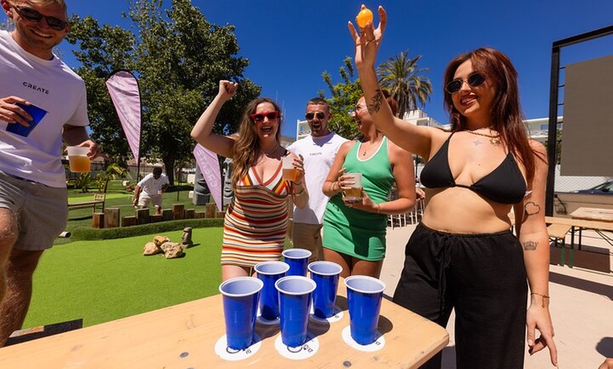 Image 8: Excursión a la piscina y discoteca de Ibiza, incluyendo O Beach y E...