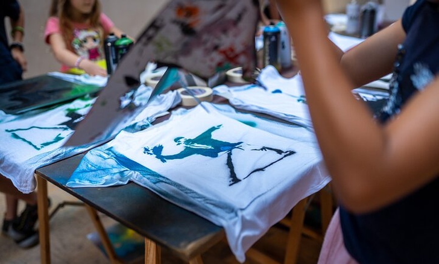 Image 6: Entrada al Museo con Taller de Arte de Stencil y Spray