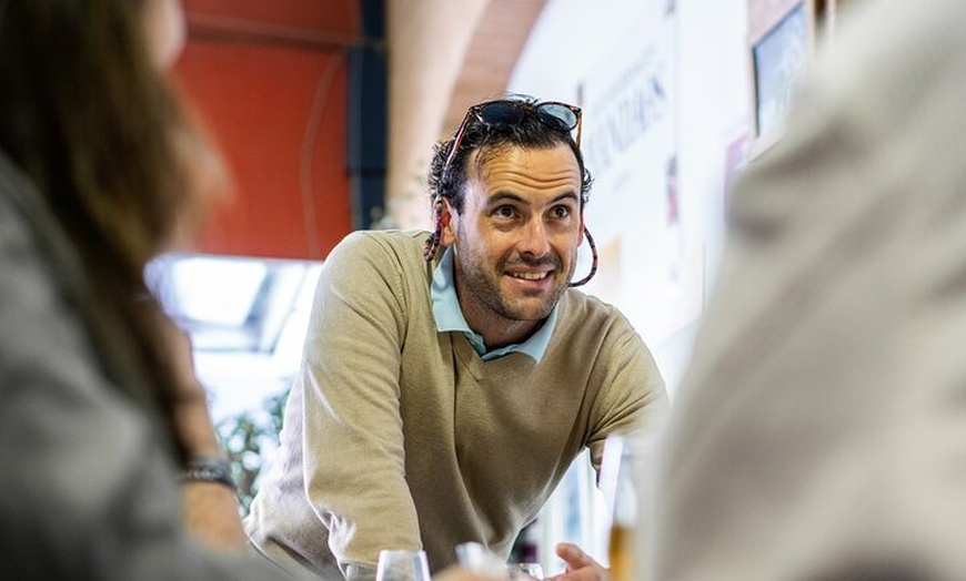 Image 2: Experiencia tradicional de desayuno español en Sevilla