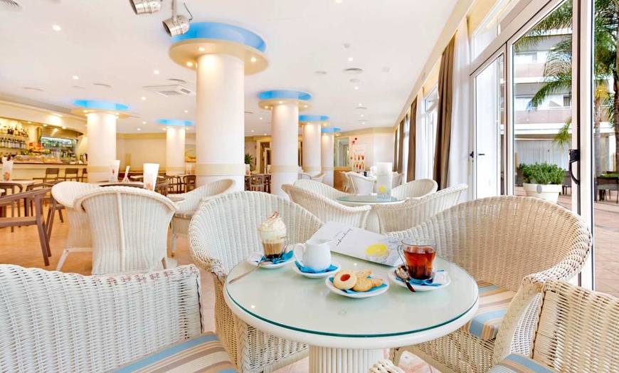 Image 5: ✈ COSTA BARCELONA | Malgrat de Mar - Sumus Hotel Monteplaya - Adult...