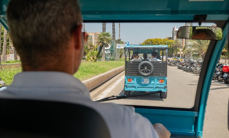 Image 3: Tour privado de 2 horas por Barcelona Tuk-Tuk