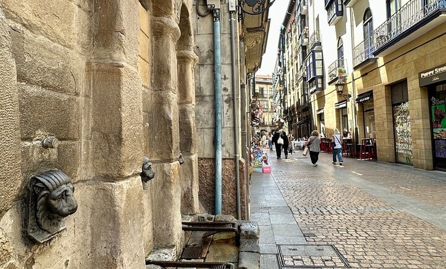 Image 5: Excursión a pie de 2 horas por Bilbao Iconos y Safari fotográfico