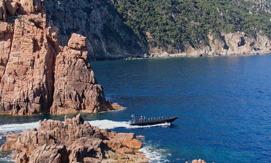 Image 4: Scandola Girolata Les Calanques de Piana en Go Fast 10 Pax