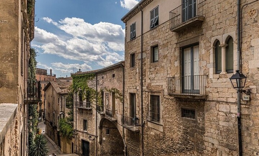 Image 4: Girona Ciudad medieval Tour privado de 8 horas desde Barcelona