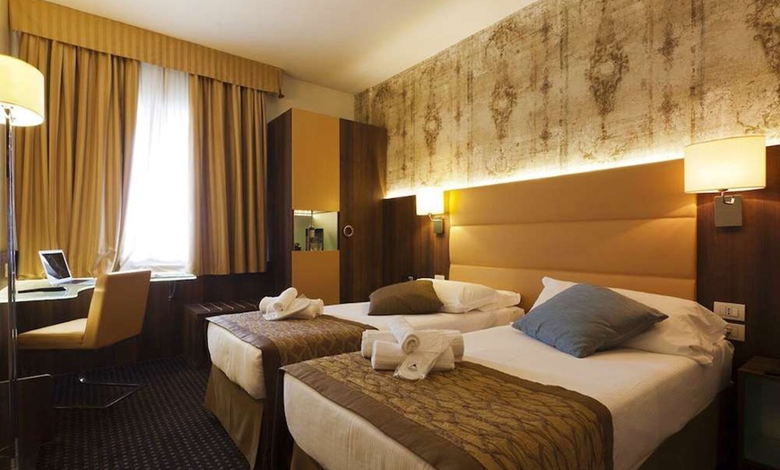 Image 2: ✈ ITALIE | Venise Mestre - LH Sirio Hotel 4*, 2 nuit - City break