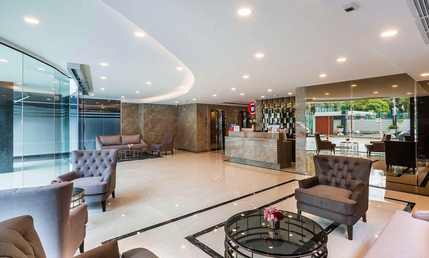 Image 9: ✈ MIDDEN VAN THAILAND | Bangkok - SureStay Plus Hotel by Best Weste...