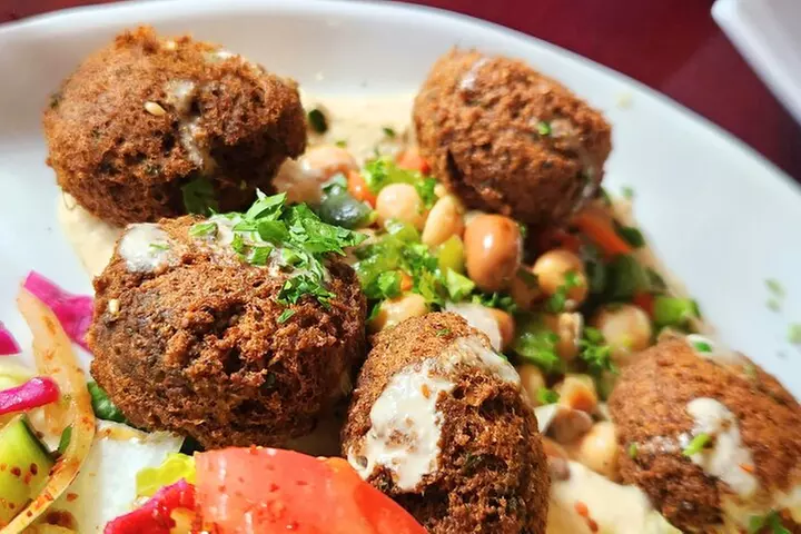 NYC: Greenwich Village Food Tour with 6 Locals Favorites Dishes