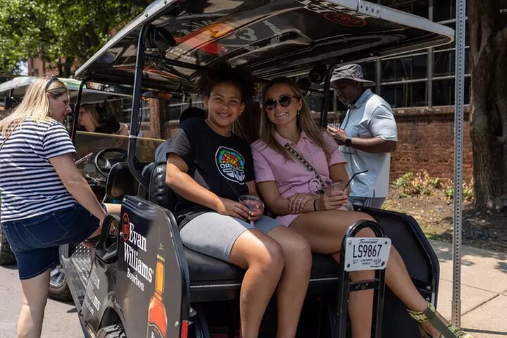 Explore the City of Nashville Sightseeing Tour by Golf Cart