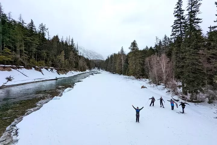 Leisurely Snowshoeing through the Bitterroot Mountains