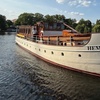 Image 2: Sightseeing Bootstour auf historischem Schiff in Berlin