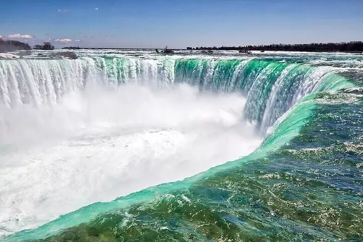 Private Full Day Niagara Falls Tour from New York