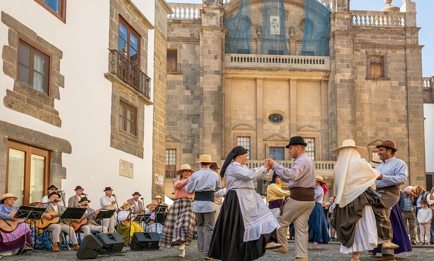 Image 5: Lanzarote Private DayTrip to Teguise Market & Volcanic LagOmar
