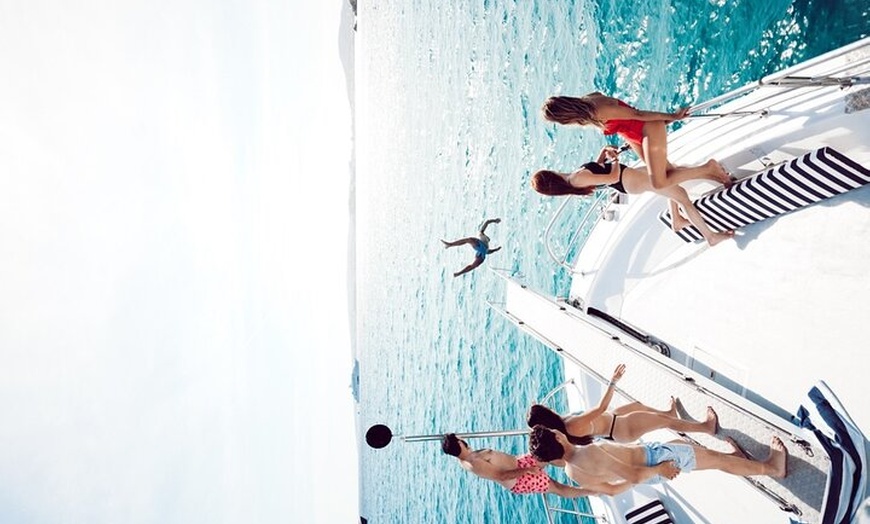 Image 11: Recorrido en Bote por la Bahía de Palma en la mañana con comida