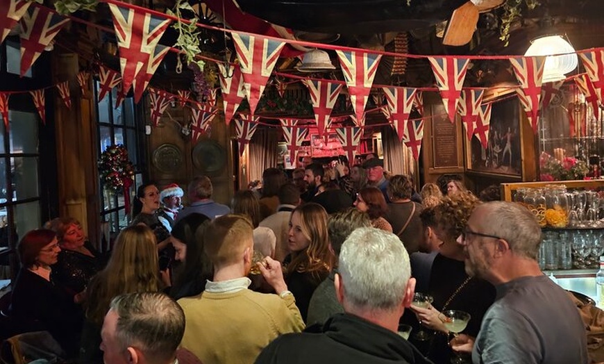 Image 5: Pub Crawl and Sing Along London Experience
