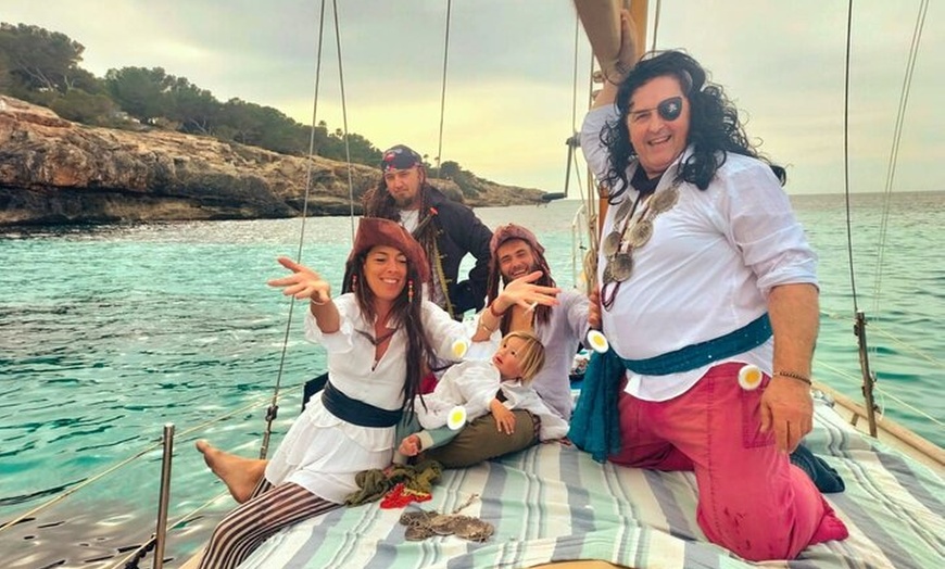 Image 8: Aventura Pirata en 2 Veleros Grupos Hasta 24 pax Palma Bay