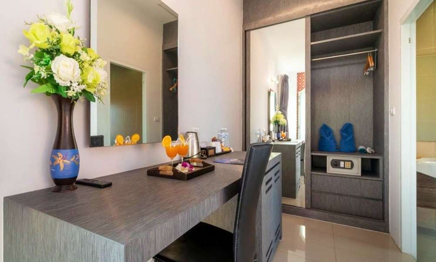 Image 177: ✈ POŁUDNIOWA TAJLANDIA | Phuket - The Thames Pool Access Resort 4* ...