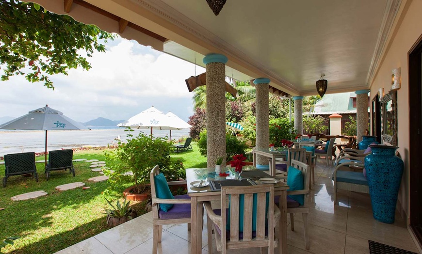 Image 10: ✈ SEYCHELLES | La Digue - Le Relax Beach House 3* - Bord de mer