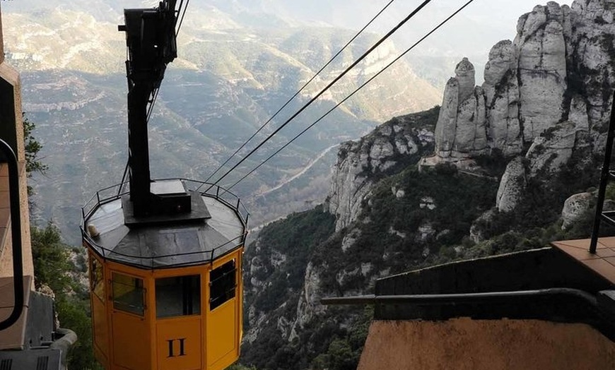 Image 13: Monasterio de Montserrat y Virgen Negra con Almuerzo en Casa Rural
