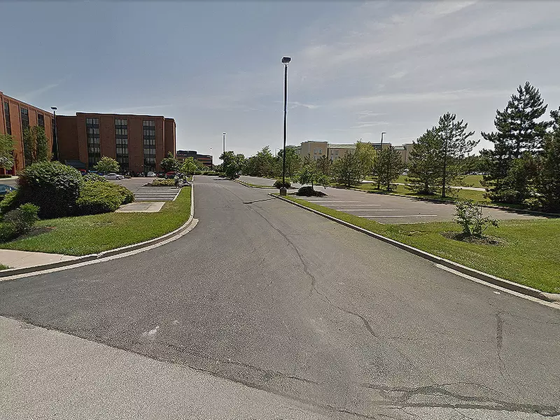 Parking at Holiday Inn CVG
